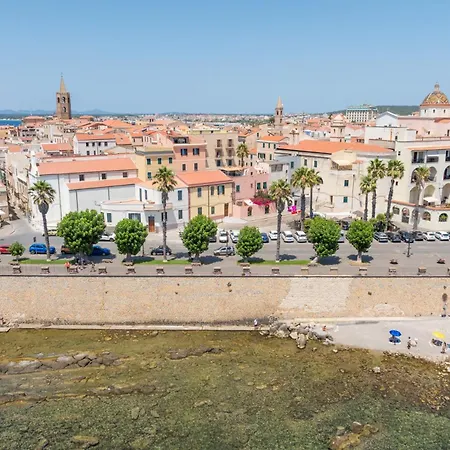 Апартаменты Bastioni Colombo Sea View